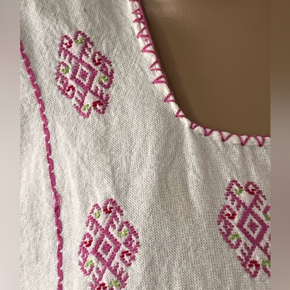 Cross stitched Embroidered White and Pink Women's Huipil tunic top artisan made - Picture 4 of 6